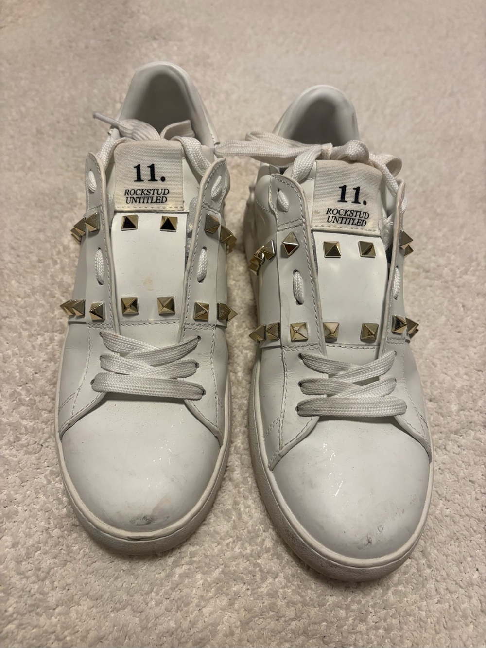 White Rockstud leather Studded  Sneakers size 7 EUC